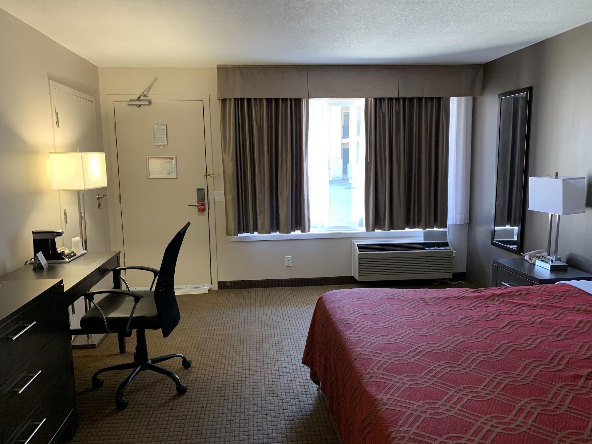 Econo Lodge Inn & Suites Летбридж Екстериор снимка