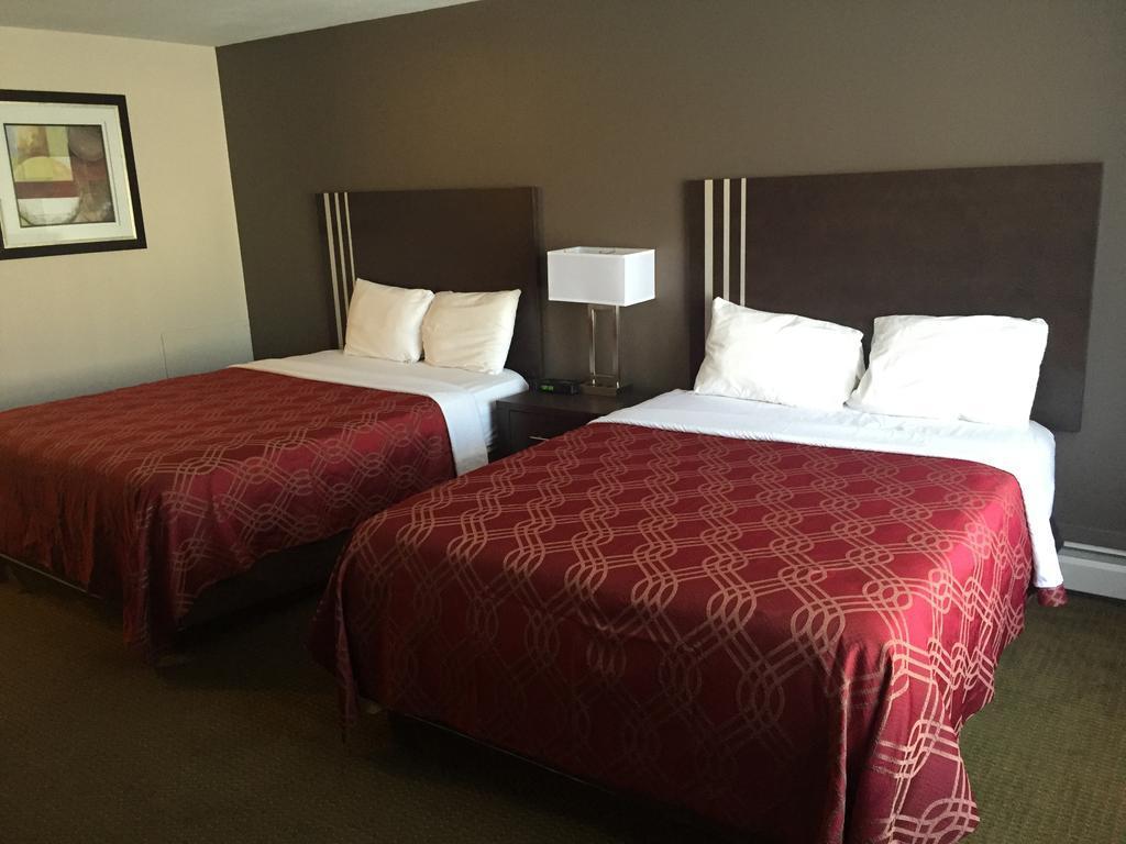 Econo Lodge Inn & Suites Летбридж Екстериор снимка