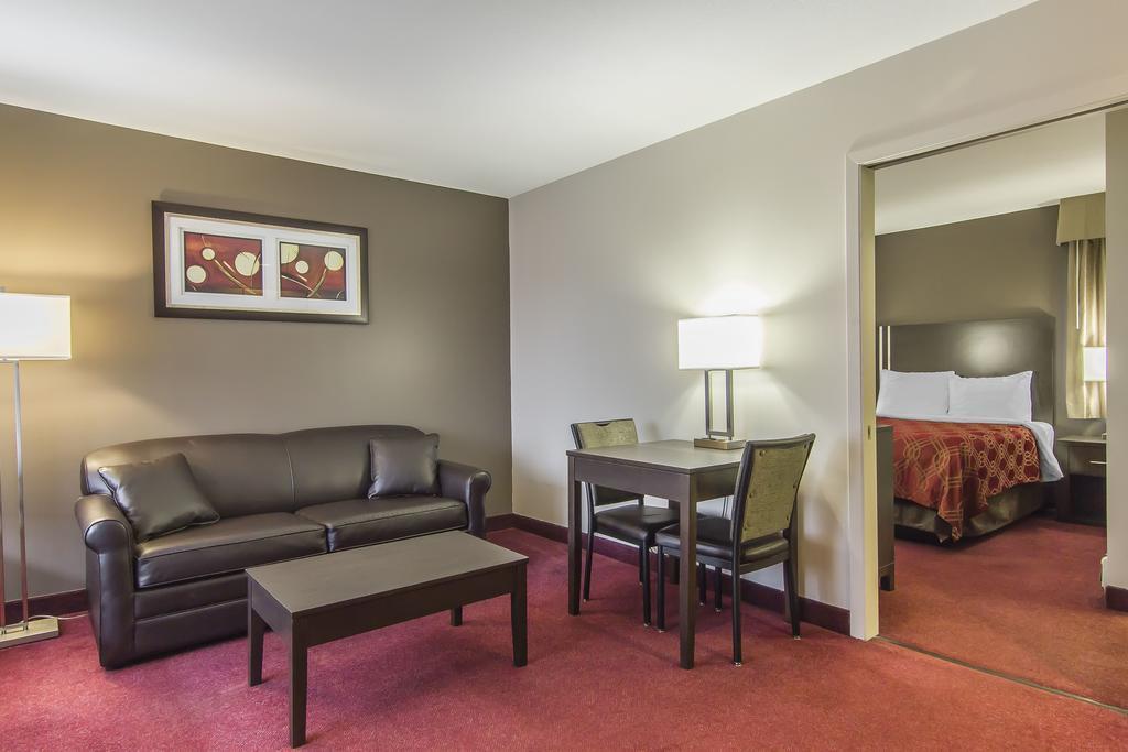 Econo Lodge Inn & Suites Летбридж Екстериор снимка
