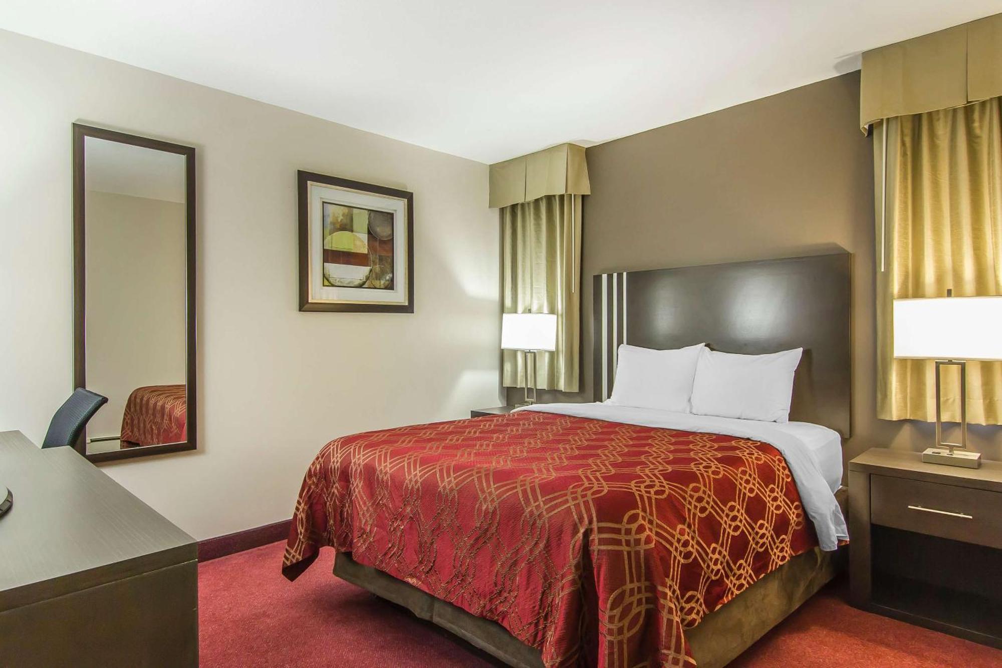 Econo Lodge Inn & Suites Летбридж Екстериор снимка