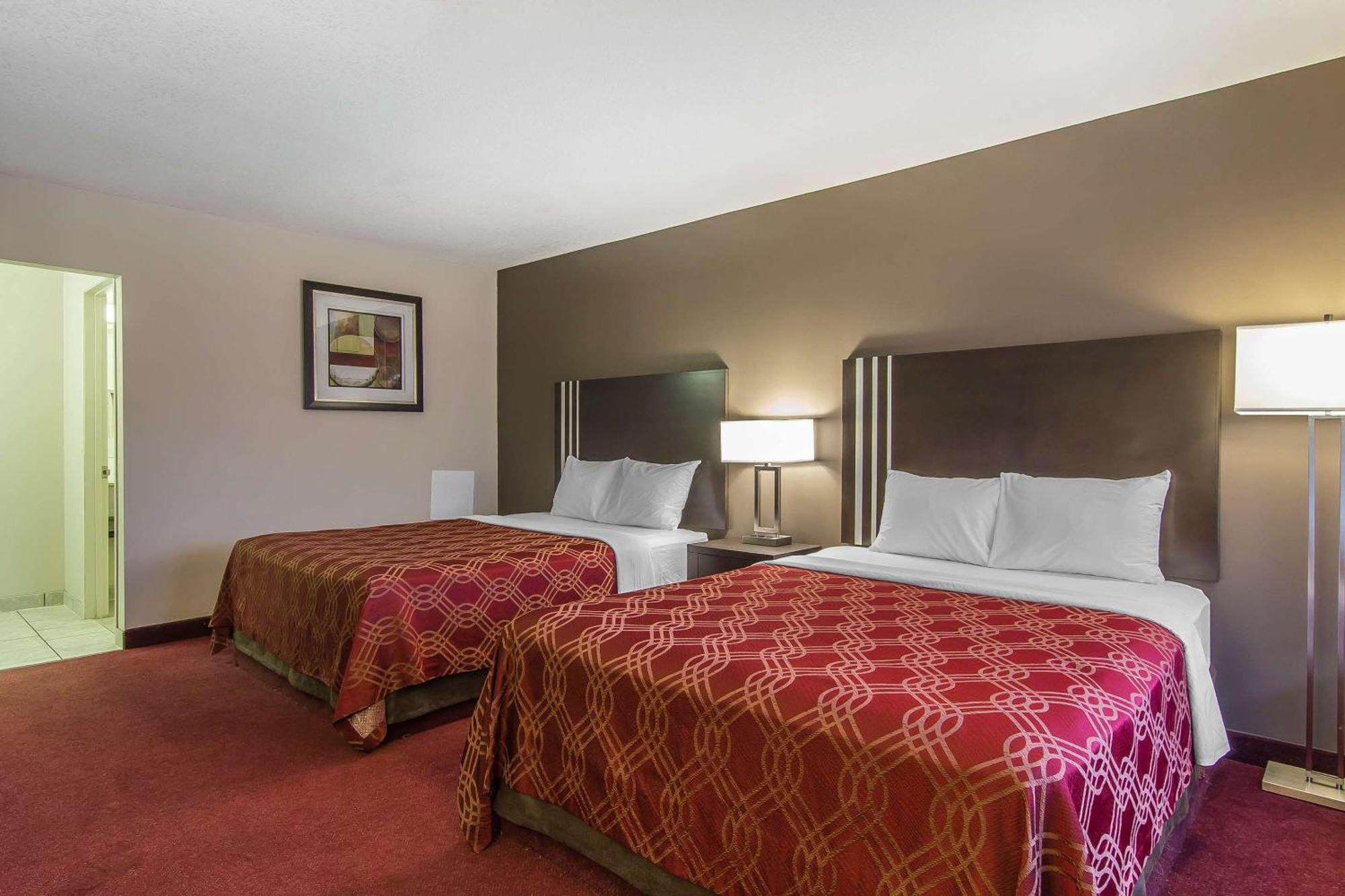Econo Lodge Inn & Suites Летбридж Екстериор снимка