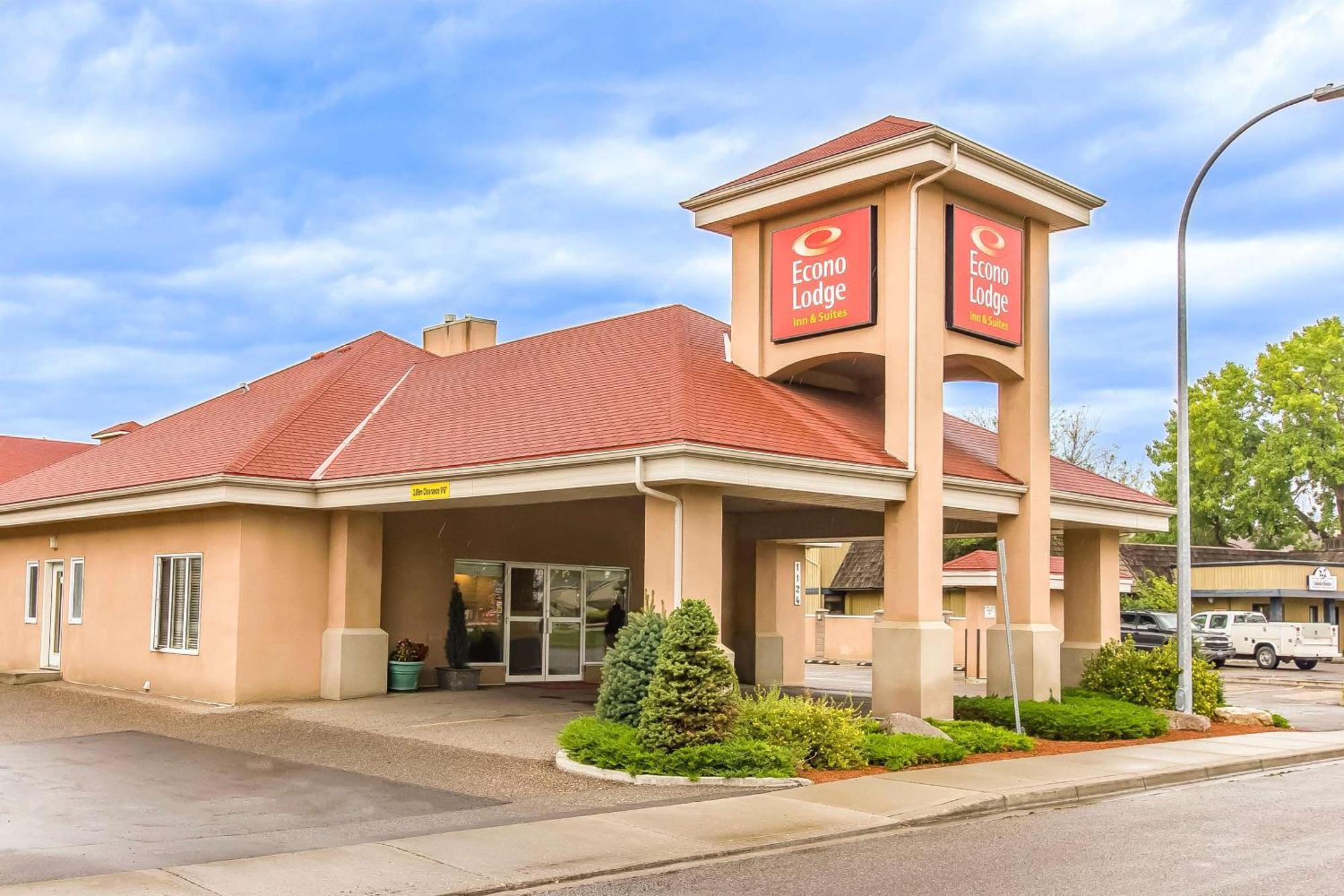 Econo Lodge Inn & Suites Летбридж Екстериор снимка