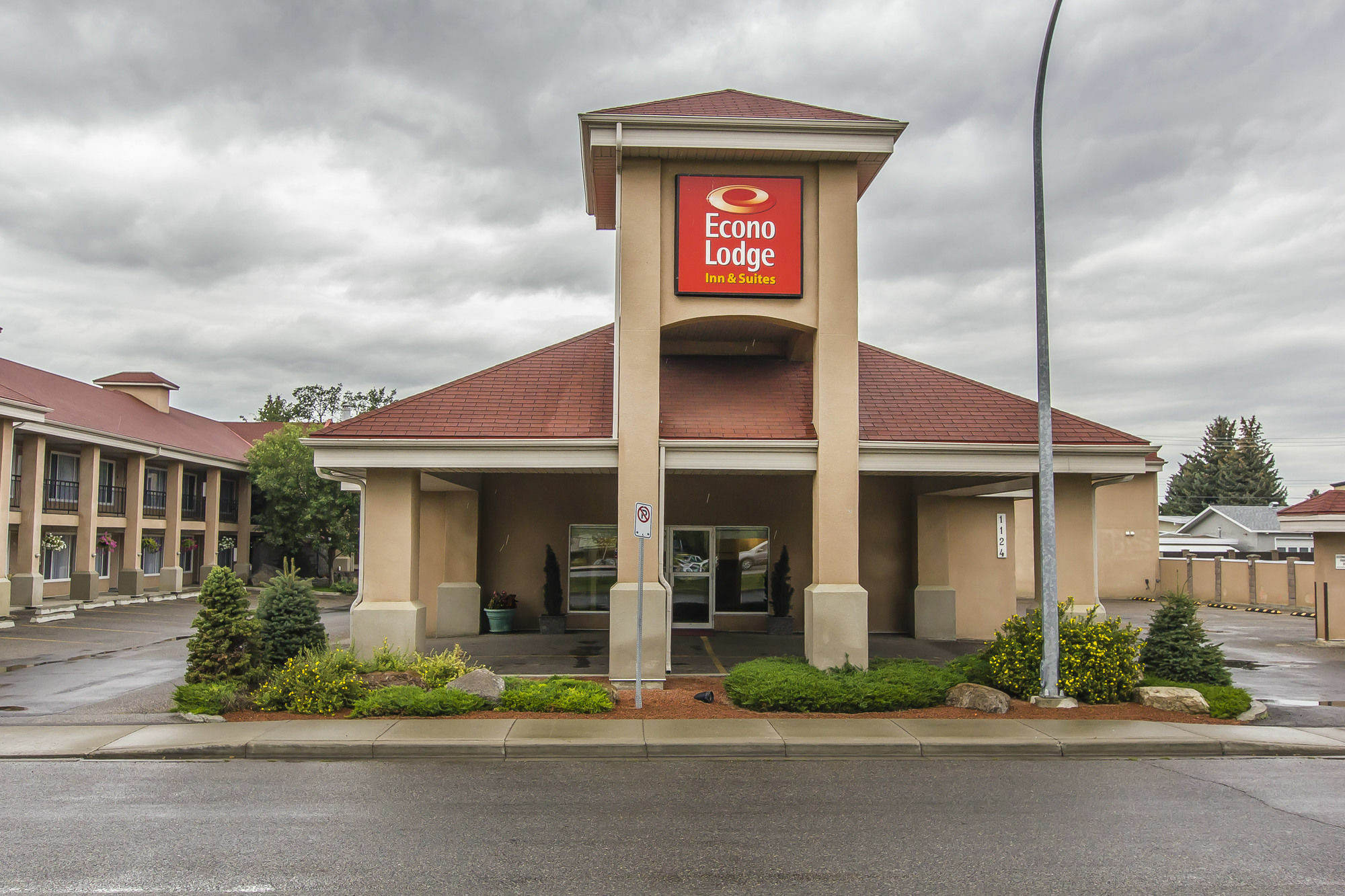 Econo Lodge Inn & Suites Летбридж Екстериор снимка
